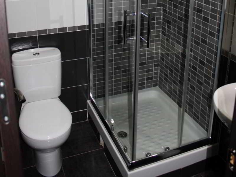 Hostal Mh Fuencarral Madrid Eksteriør bilde A shower cubicle
